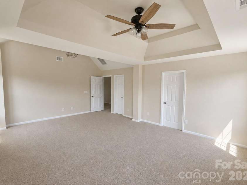 131 Elba Drive, Mooresville, NC 28115.  MLS# CAR4403487, YatesRealty ID 40991. 