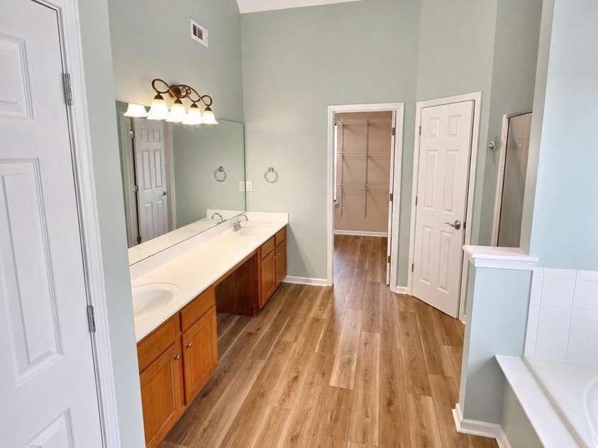 131 Elba Drive, Mooresville, NC 28115.  MLS# CAR4403487, YatesRealty ID 40991. 