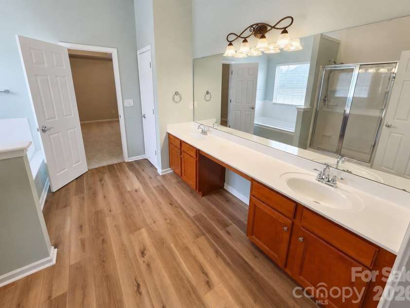131 Elba Drive, Mooresville, NC 28115.  MLS# CAR4403487, YatesRealty ID 40991. 