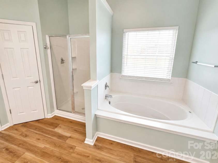 131 Elba Drive, Mooresville, NC 28115.  MLS# CAR4403487, YatesRealty ID 40991. 