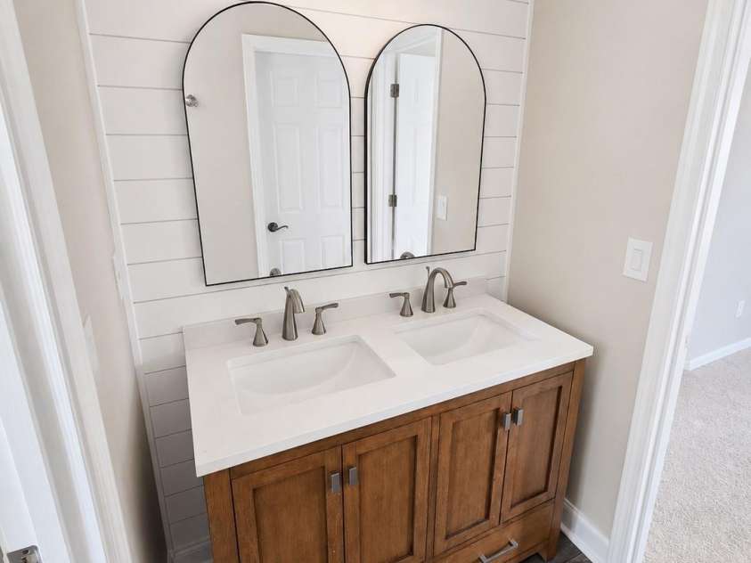 131 Elba Drive, Mooresville, NC 28115.  MLS# CAR4403487, YatesRealty ID 40991. 