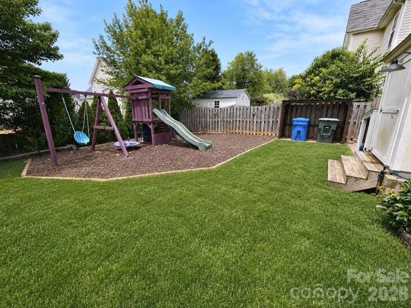 131 Elba Drive, Mooresville, NC 28115.  MLS# CAR4403487, YatesRealty ID 40991. 