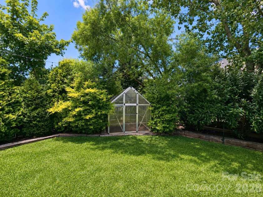 131 Elba Drive, Mooresville, NC 28115.  MLS# CAR4403487, YatesRealty ID 40991. 