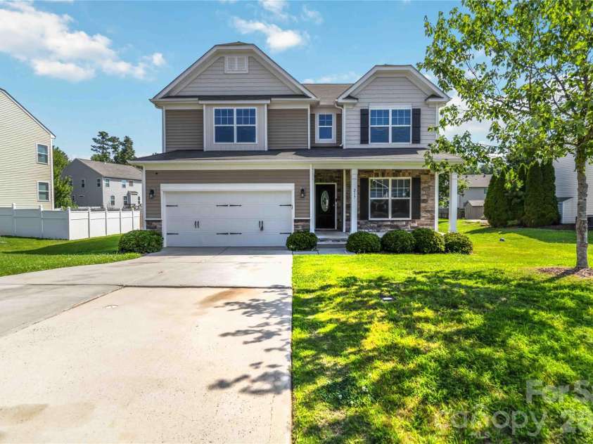 217 Hydrangea Drive, Clover, SC 29710.  MLS# CAR4398603, YatesRealty ID 40992. 