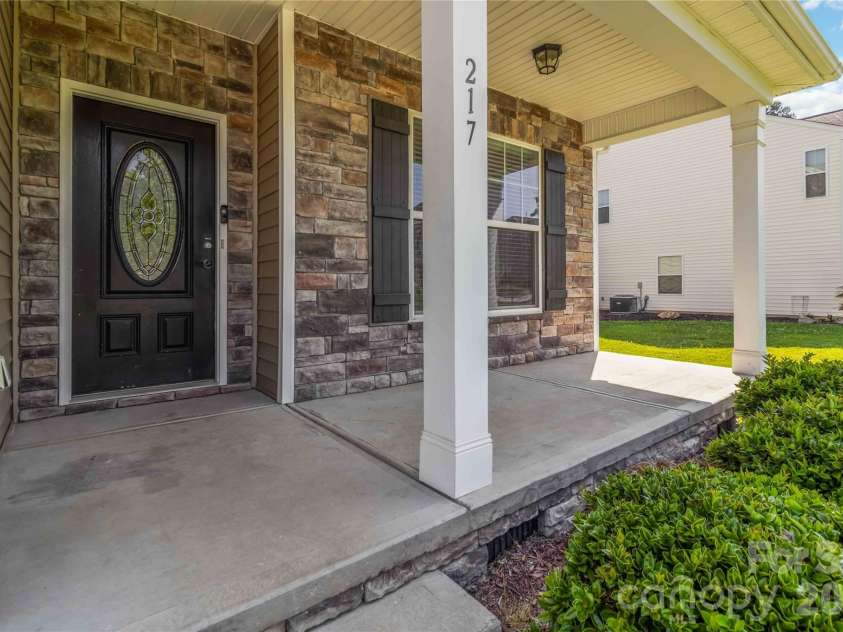 217 Hydrangea Drive, Clover, SC 29710.  MLS# CAR4398603, YatesRealty ID 40992. 