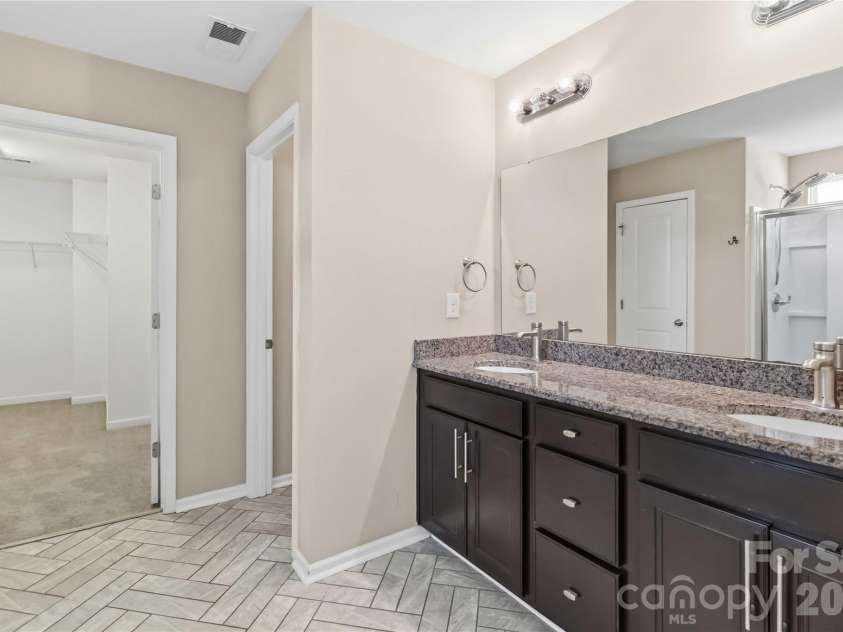 217 Hydrangea Drive, Clover, SC 29710.  MLS# CAR4398603, YatesRealty ID 40992. 