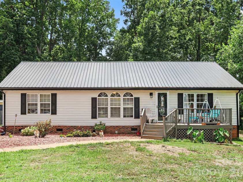 1756 Martin Road, Kings Mountain, NC 28086.  MLS# CAR4406876, YatesRealty ID 40993. 