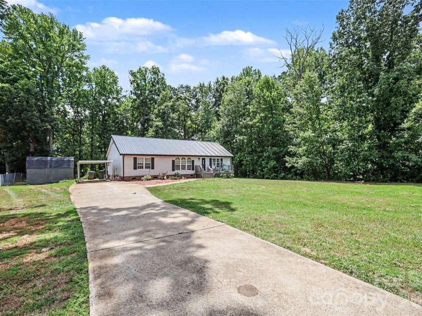 1756 Martin Road, Kings Mountain, NC 28086.  MLS# CAR4406876, YatesRealty ID 40993. 