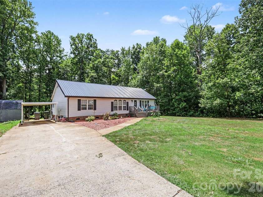 1756 Martin Road, Kings Mountain, NC 28086.  MLS# CAR4406876, YatesRealty ID 40993. 