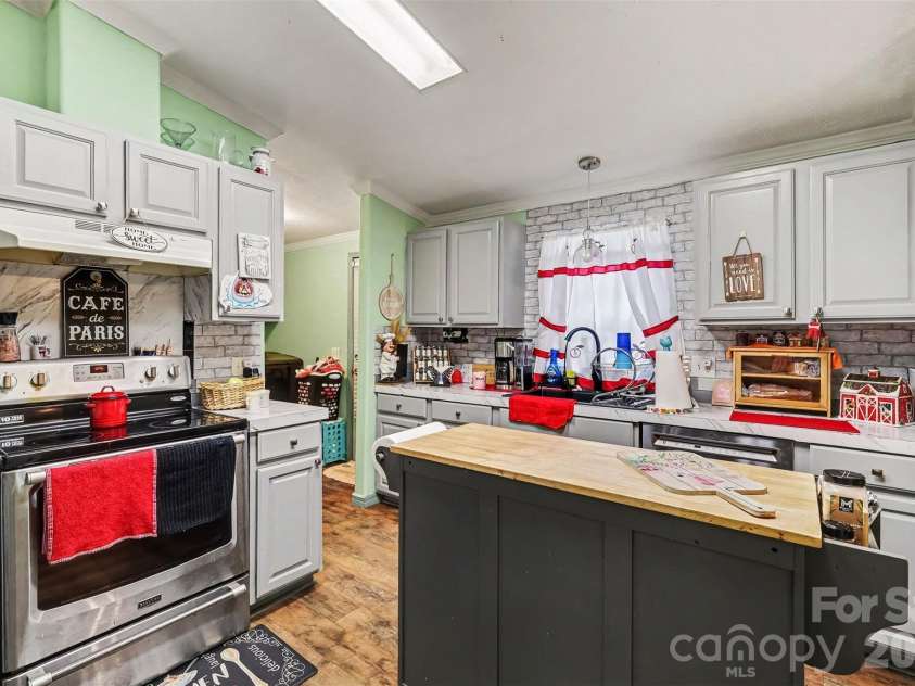 1756 Martin Road, Kings Mountain, NC 28086.  MLS# CAR4406876, YatesRealty ID 40993. 