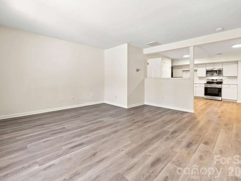 5 Country Gardens Drive, Fletcher, NC 28732.  MLS# CAR4406655, YatesRealty ID 40994. 