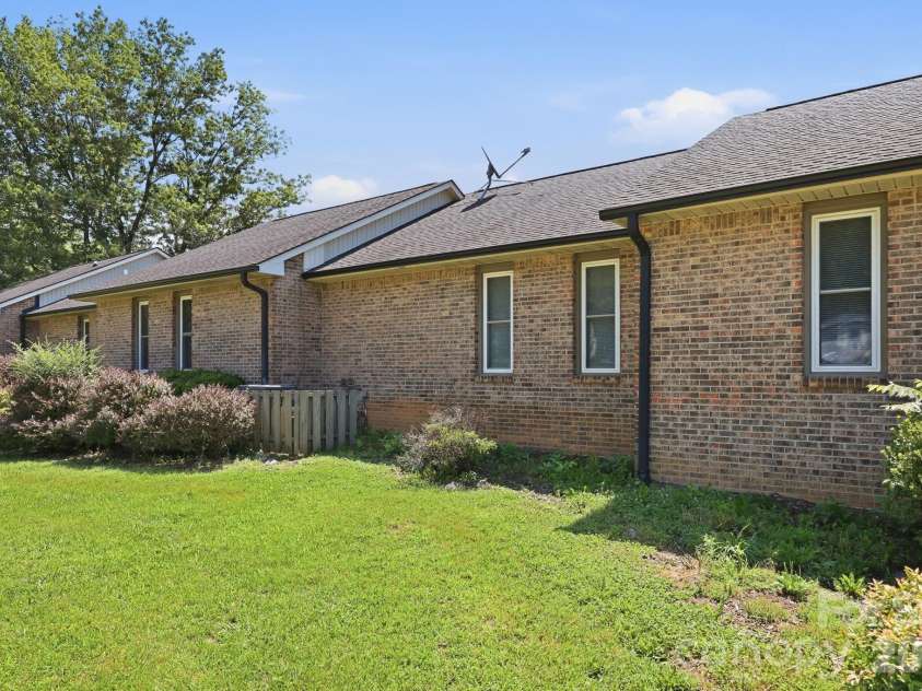 5 Country Gardens Drive, Fletcher, NC 28732.  MLS# CAR4406655, YatesRealty ID 40994. 