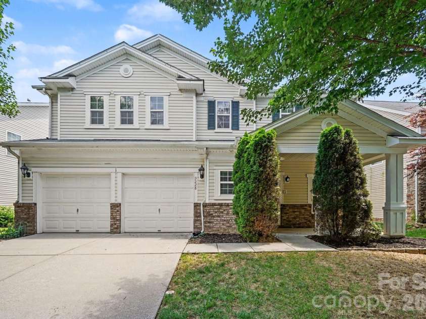 9228 Seamill Road, Charlotte, NC 28278.  MLS# CAR4404827, YatesRealty ID 40995. 