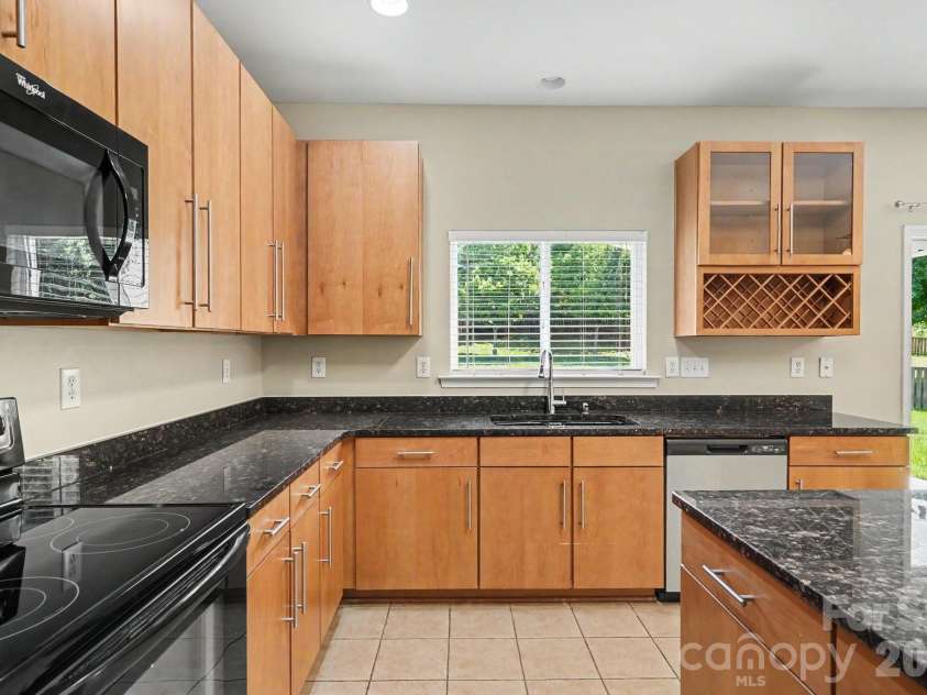 9228 Seamill Road, Charlotte, NC 28278.  MLS# CAR4404827, YatesRealty ID 40995. 