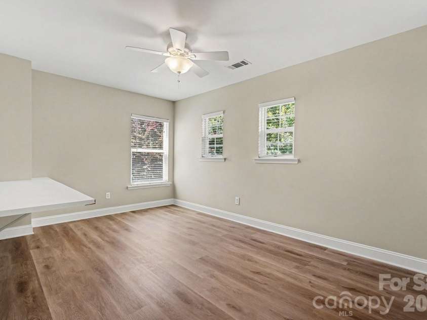 9228 Seamill Road, Charlotte, NC 28278.  MLS# CAR4404827, YatesRealty ID 40995. 