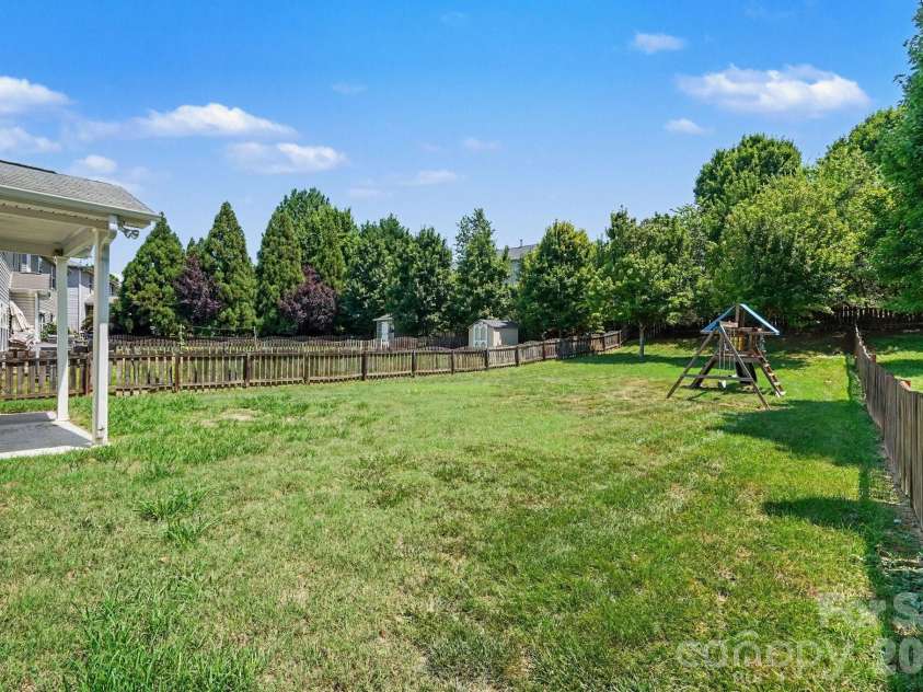 9228 Seamill Road, Charlotte, NC 28278.  MLS# CAR4404827, YatesRealty ID 40995. 