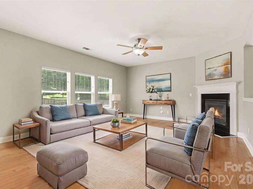 9228 Seamill Road, Charlotte, NC 28278.  MLS# CAR4404827, YatesRealty ID 40995. Virtually Staged