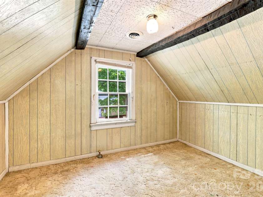 704 Washington Street, Shelby, NC 28150.  MLS# CAR4407611, YatesRealty ID 40996. Flex Space Upstairs