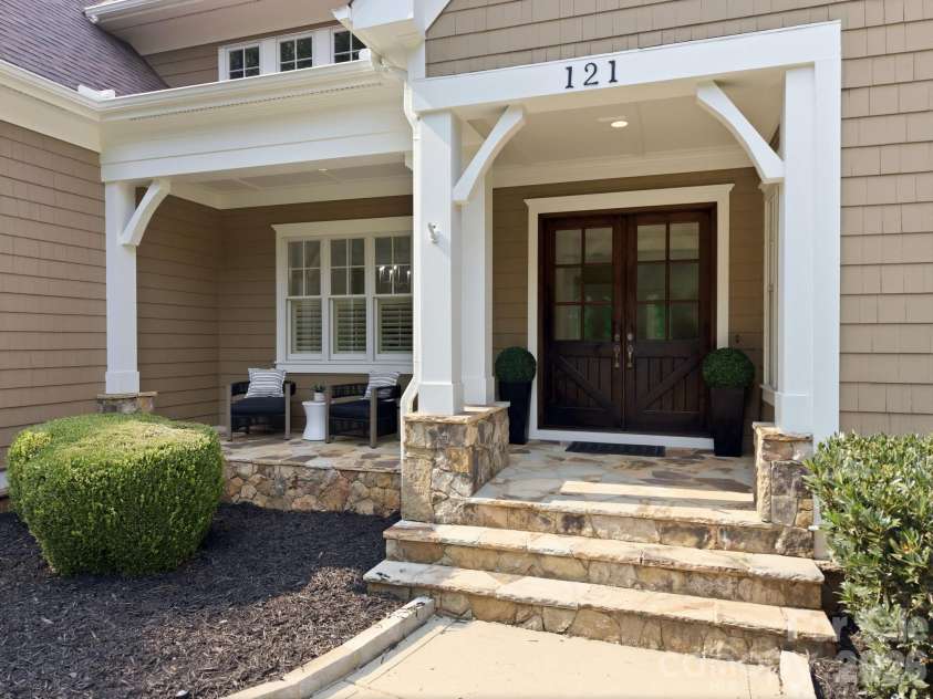 121 Brawley Harbor Place, Mooresville, NC 28117.  MLS# CAR4406022, YatesRealty ID 40998. 