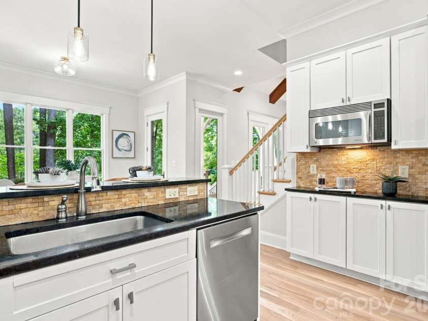 121 Brawley Harbor Place, Mooresville, NC 28117.  MLS# CAR4406022, YatesRealty ID 40998. 