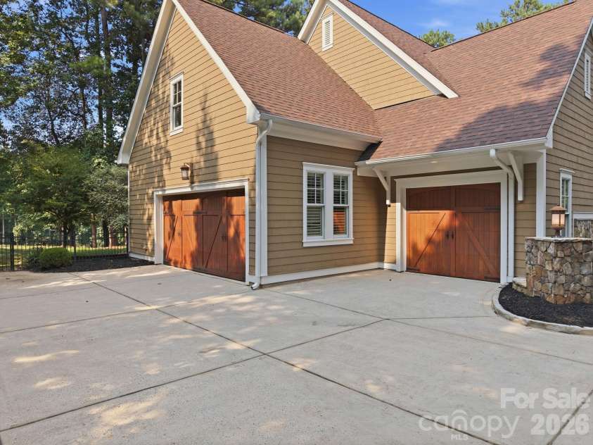 121 Brawley Harbor Place, Mooresville, NC 28117.  MLS# CAR4406022, YatesRealty ID 40998. 