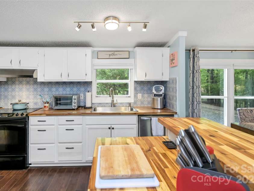 2075 Great North Road, Winnsboro, SC 29180.  MLS# CAR4249028, YatesRealty ID 410. 