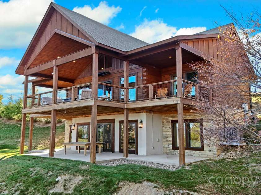 584 Grey Fox Ridge, Banner Elk, NC 28604.  MLS# CAR4315147, YatesRealty ID 410. 