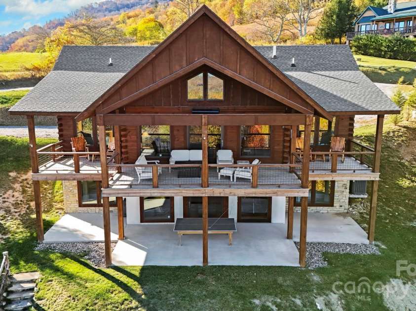 584 Grey Fox Ridge, Banner Elk, NC 28604.  MLS# CAR4315147, YatesRealty ID 410. 