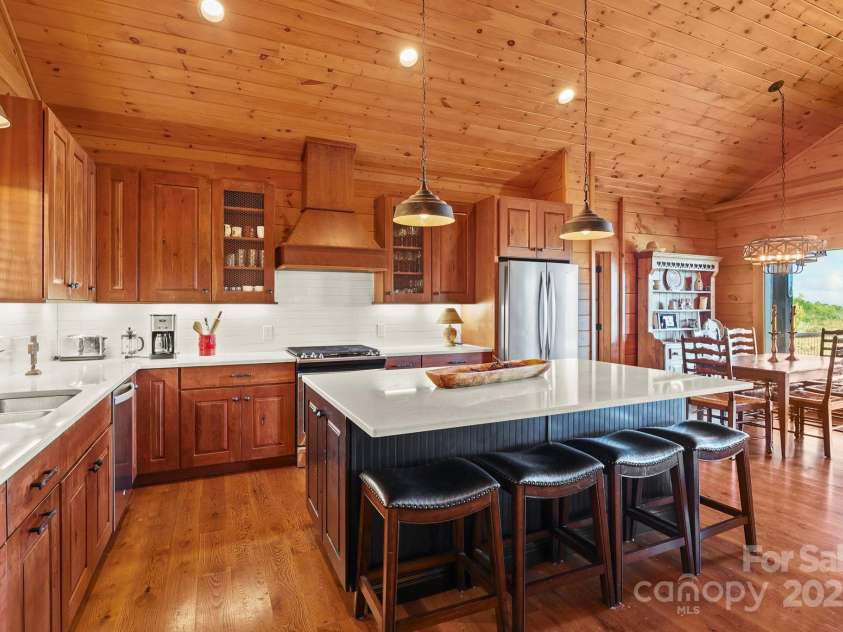 584 Grey Fox Ridge, Banner Elk, NC 28604.  MLS# CAR4315147, YatesRealty ID 410. 