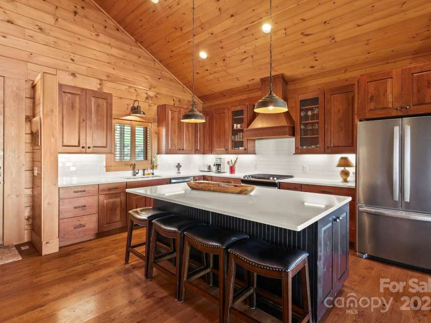 584 Grey Fox Ridge, Banner Elk, NC 28604.  MLS# CAR4315147, YatesRealty ID 410. 
