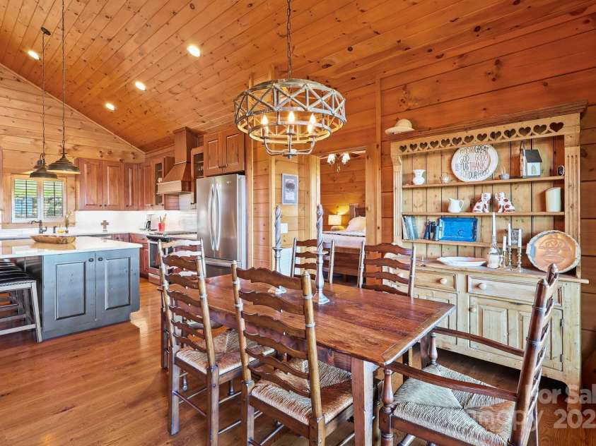 584 Grey Fox Ridge, Banner Elk, NC 28604.  MLS# CAR4315147, YatesRealty ID 410. 