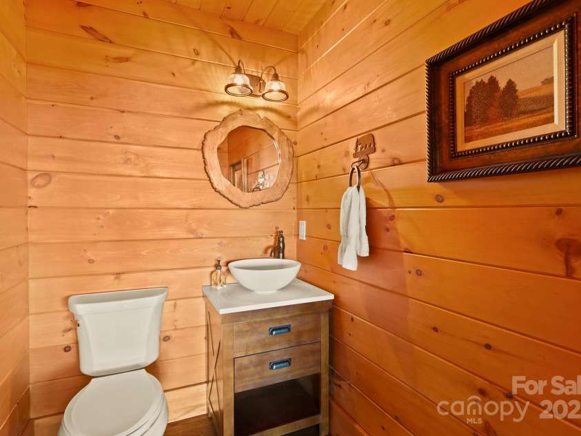 584 Grey Fox Ridge, Banner Elk, NC 28604.  MLS# CAR4315147, YatesRealty ID 410. 