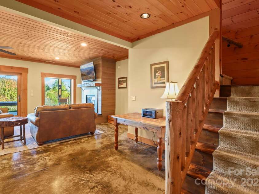 584 Grey Fox Ridge, Banner Elk, NC 28604.  MLS# CAR4315147, YatesRealty ID 410. 