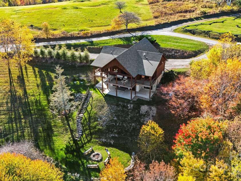584 Grey Fox Ridge, Banner Elk, NC 28604.  MLS# CAR4315147, YatesRealty ID 410. 