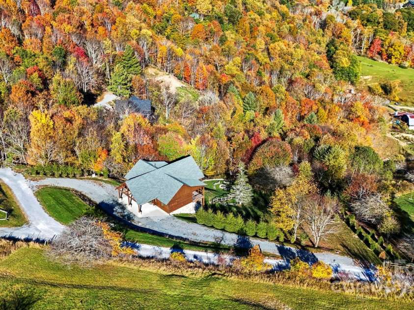 584 Grey Fox Ridge, Banner Elk, NC 28604.  MLS# CAR4315147, YatesRealty ID 410. 