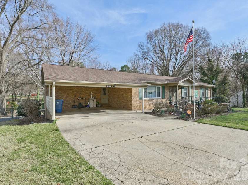 103 Magnolia Drive, Salisbury, NC 28147.  MLS# CAR4353673, YatesRealty ID 4100. 