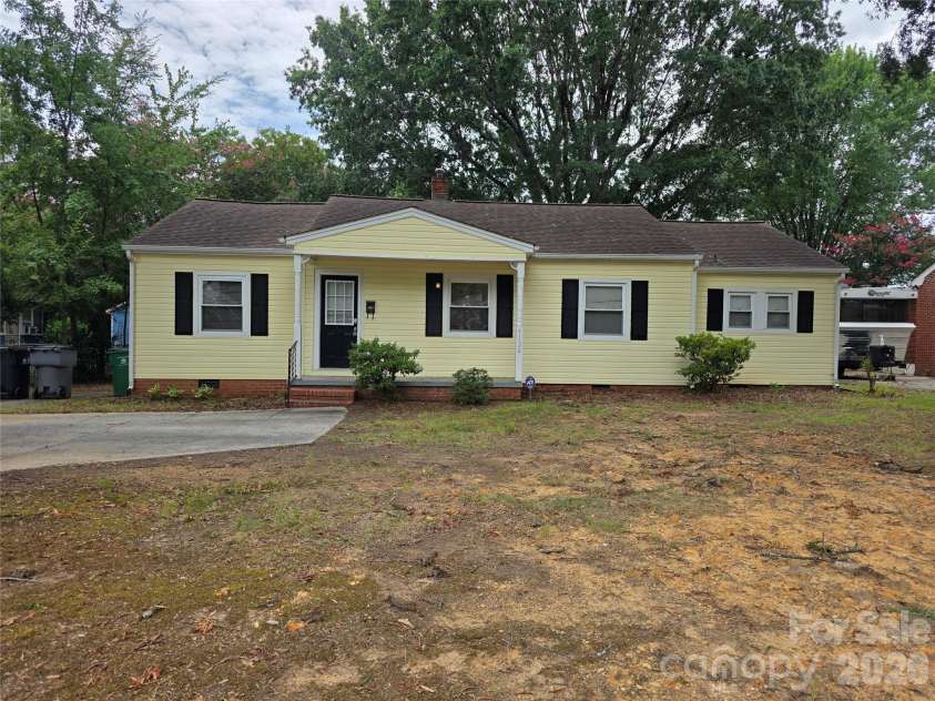 5120 Elder Avenue, Charlotte, NC 28205.  MLS# CAR4406900, YatesRealty ID 41000. 