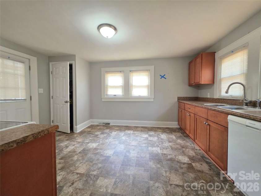5120 Elder Avenue, Charlotte, NC 28205.  MLS# CAR4406900, YatesRealty ID 41000. 