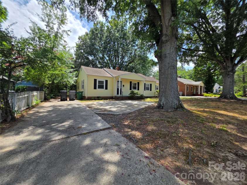 5120 Elder Avenue, Charlotte, NC 28205.  MLS# CAR4406900, YatesRealty ID 41000. 