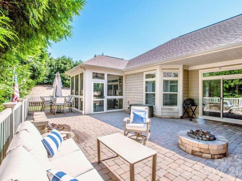147 Brawley Point Circle, Mooresville, NC 28117.  MLS# CAR4408444, YatesRealty ID 41002. 