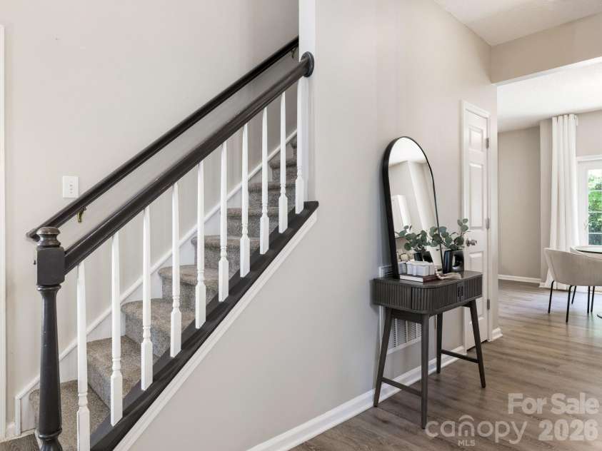 6208 Harburn Forest Drive, Charlotte, NC 28269.  MLS# CAR4380021, YatesRealty ID 41005. Entry Hall