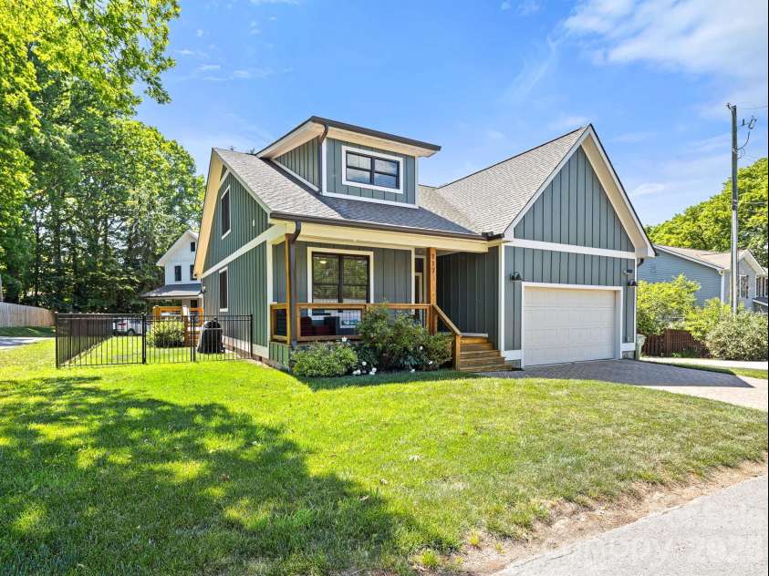 117 Dangerfield Court, Asheville, NC 28806.  MLS# CAR4406607, YatesRealty ID 41008. 