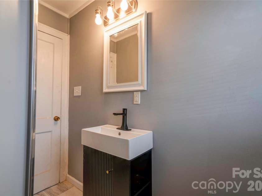 3837 Harris Creek Road, Lawndale, NC 28090.  MLS# CAR4406969, YatesRealty ID 41009. Bathroom