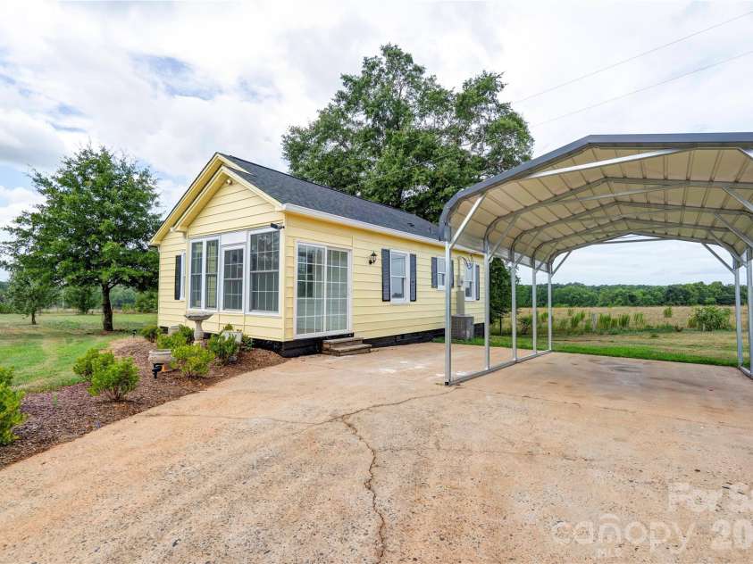 3837 Harris Creek Road, Lawndale, NC 28090.  MLS# CAR4406969, YatesRealty ID 41009. Front Right