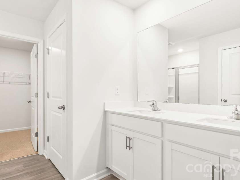 405 Owens Ridge Way, Lexington, NC 27292.  MLS# CAR4344688, YatesRealty ID 4101. *Photos are of model home and are for representational purposes only 