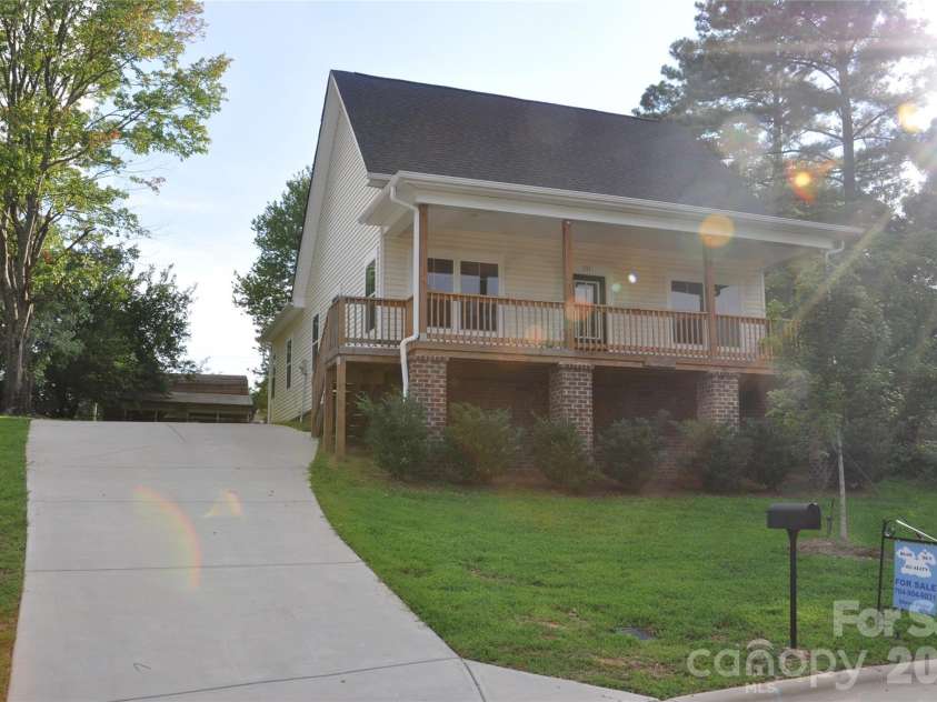 331 nesbit Avenue, Mooresville, NC 28115.  MLS# CAR4410492, YatesRealty ID 41010. 