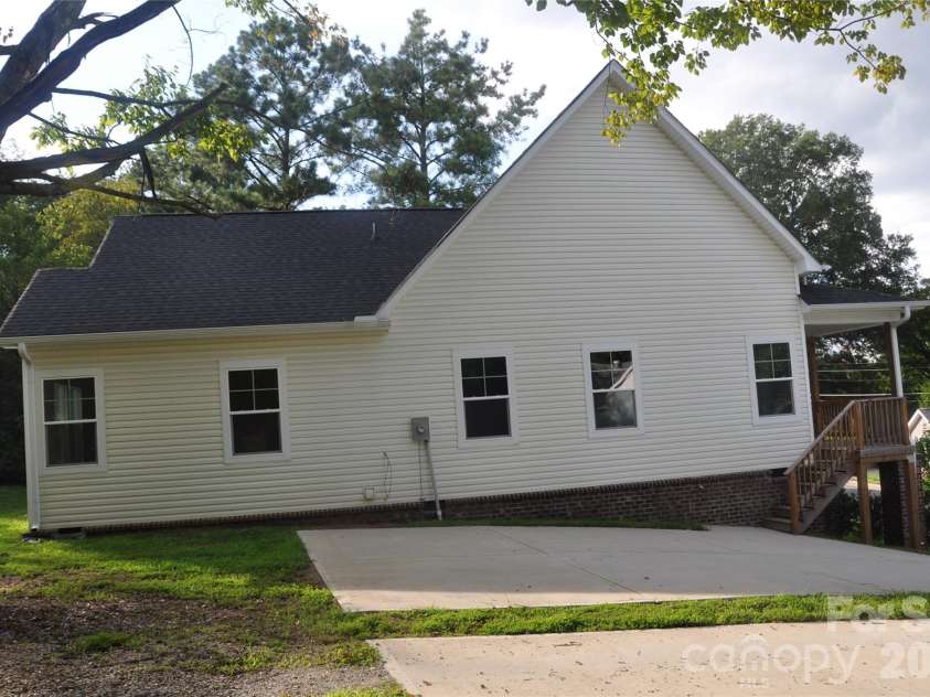331 nesbit Avenue, Mooresville, NC 28115.  MLS# CAR4410492, YatesRealty ID 41010. 