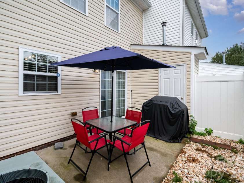 3707 Spanish Peak Drive, High Point, NC 27265.  MLS# CAR4407793, YatesRealty ID 41011. 