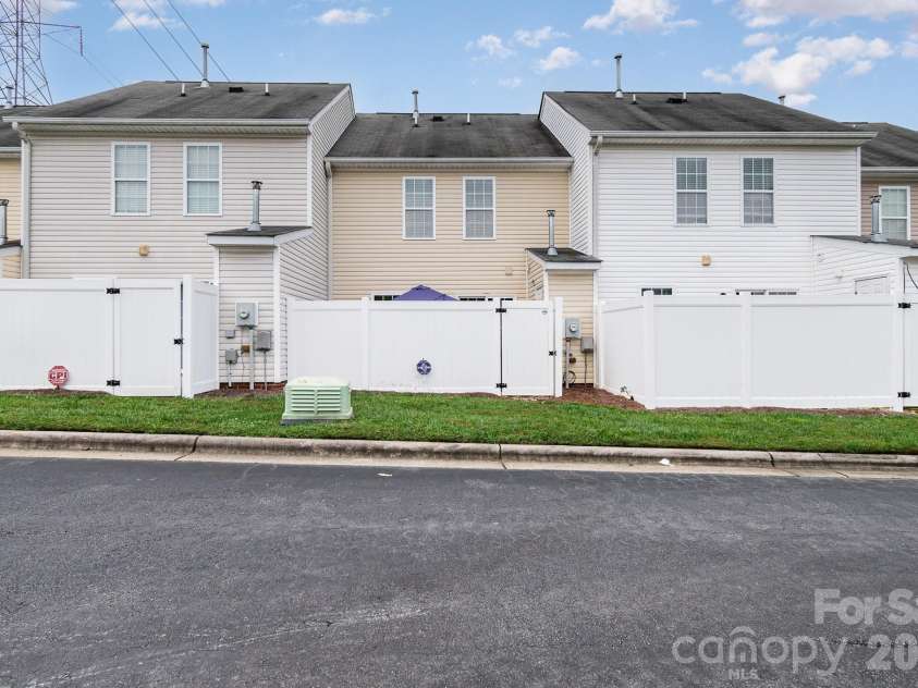 3707 Spanish Peak Drive, High Point, NC 27265.  MLS# CAR4407793, YatesRealty ID 41011. 