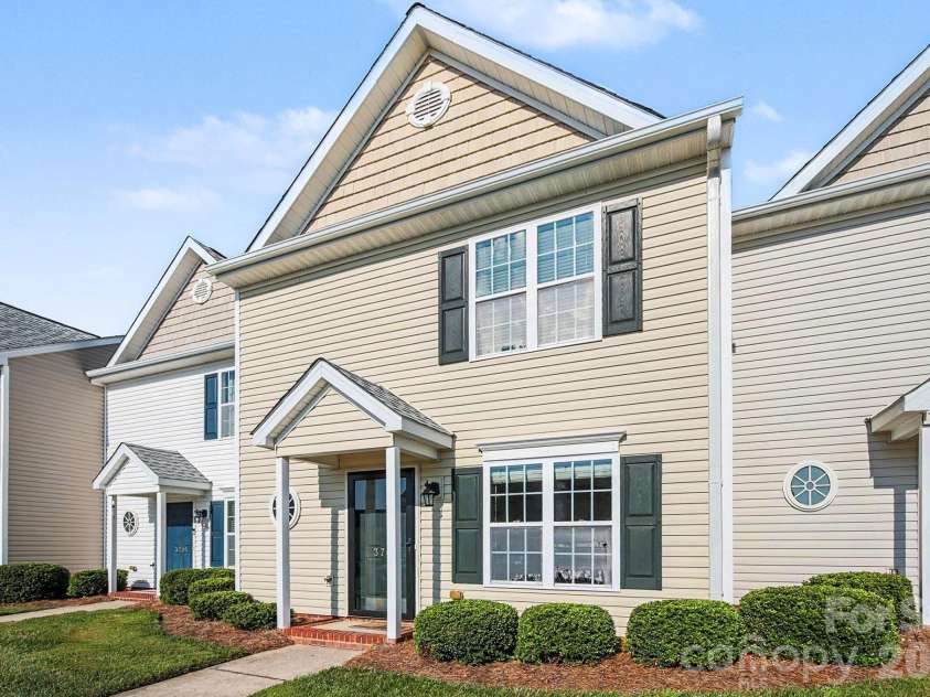 3707 Spanish Peak Drive, High Point, NC 27265.  MLS# CAR4407793, YatesRealty ID 41011. 